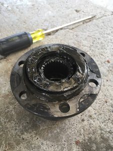 Old Grease - Auto Locking Hub Upgrade to Manual Locking Hubs Delica L300