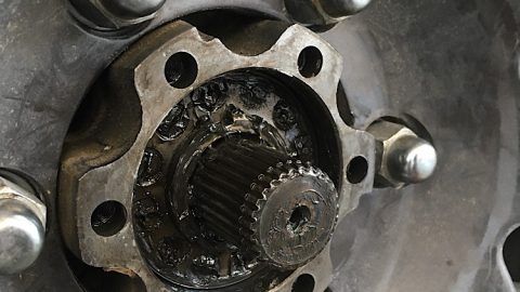 Removal of Auto Locking Hub Upgrade to Manual Locking Hubs Delica L300