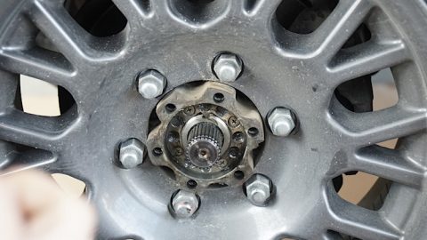 Axle Ring is Hard to Remove! Upgrade to Manual Locking Hubs Delica L300